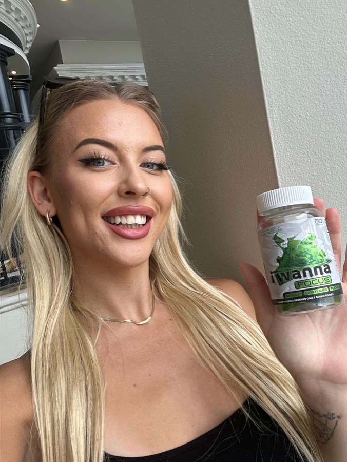 Sarah with iWanna Focus gummies